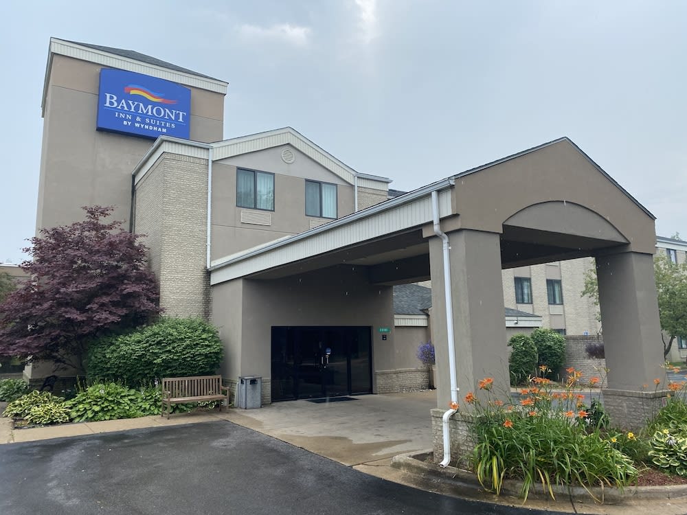 Baymont by Wyndham Flat Rock 1