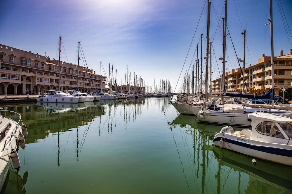 Expoholidays - Apartamentos Puerto Almerimar 1