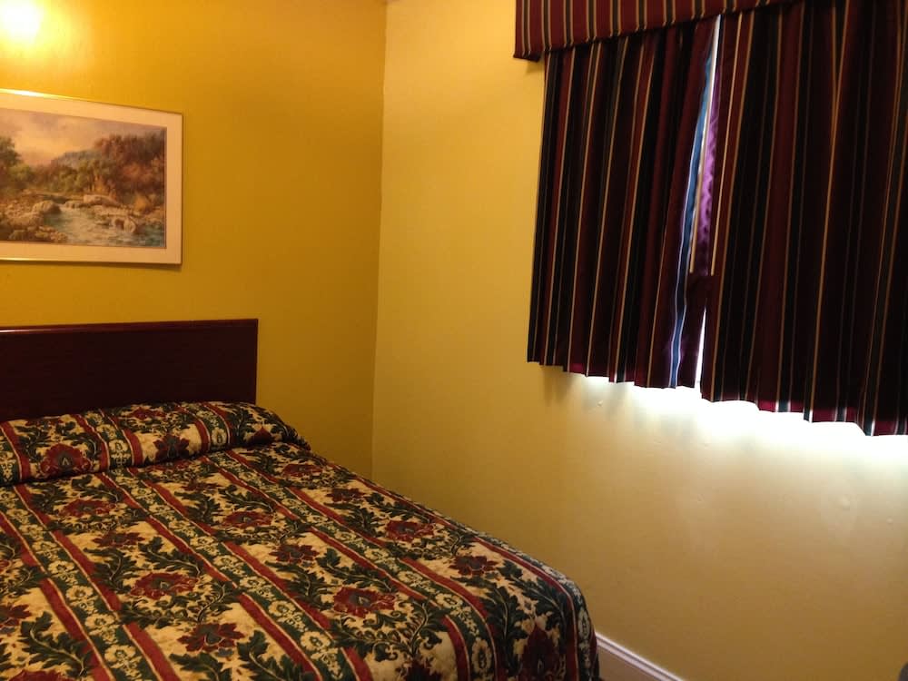 Flamingo Inn 2