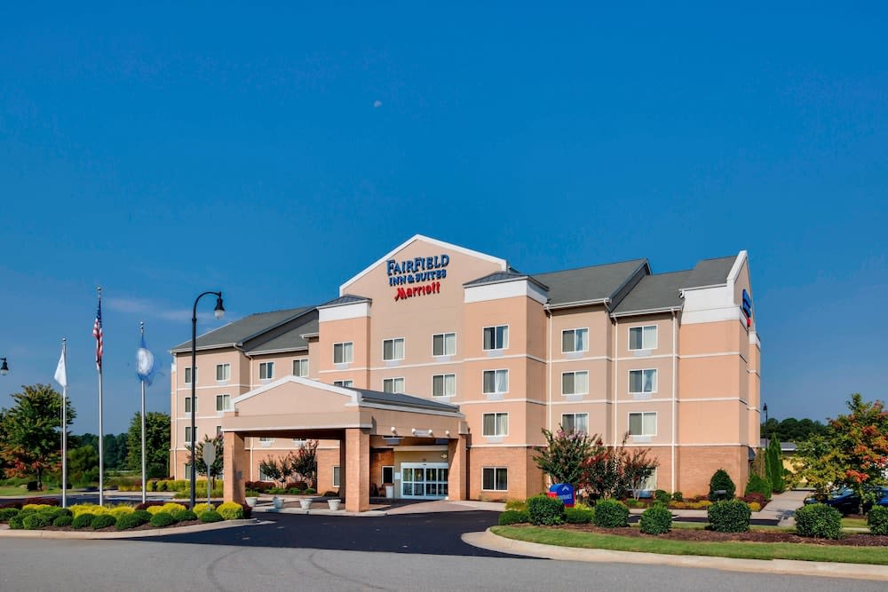 Fairfield Inn and Suites South Hill I-85 1