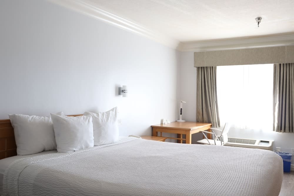 Days Inn by Wyndham Near City Of Hope 2