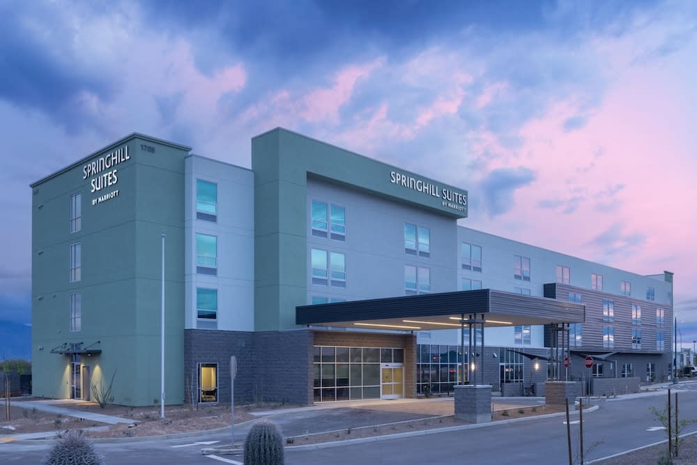 SpringHill Suites by Marriott Tucson at The Bridges 1