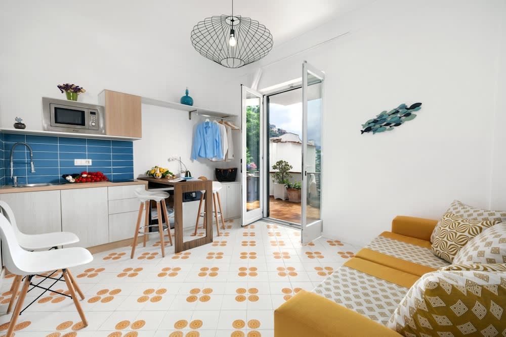 Estate4home - Nikos 1