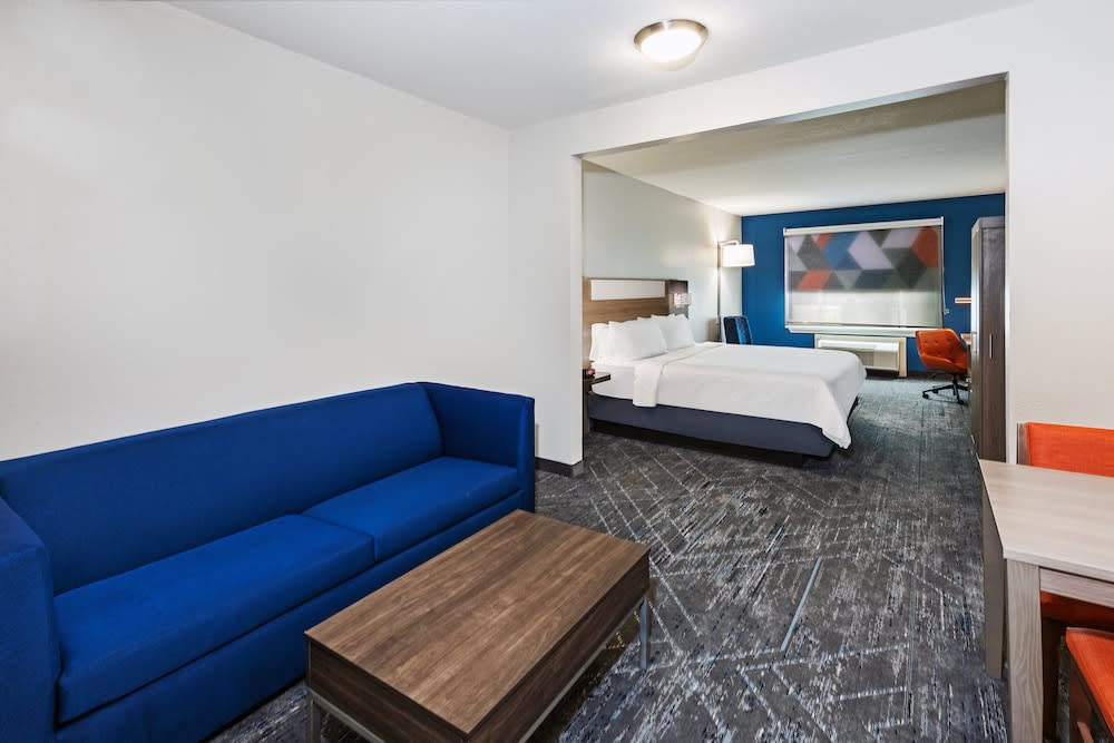 Holiday Inn Express & Suites HOUSTON SPACE CTR - CLEAR LAKE by IHG 1