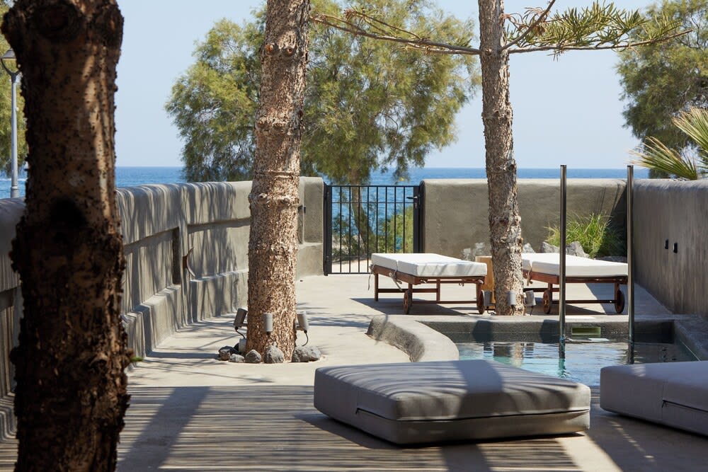 Oscar Beachfront Suites - Adults Only 2