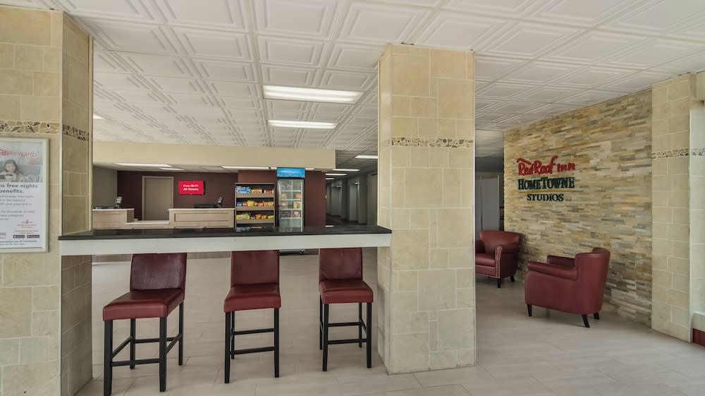 Red Roof Inn & Conference Center Chicago - Aurora Fox Valley 2