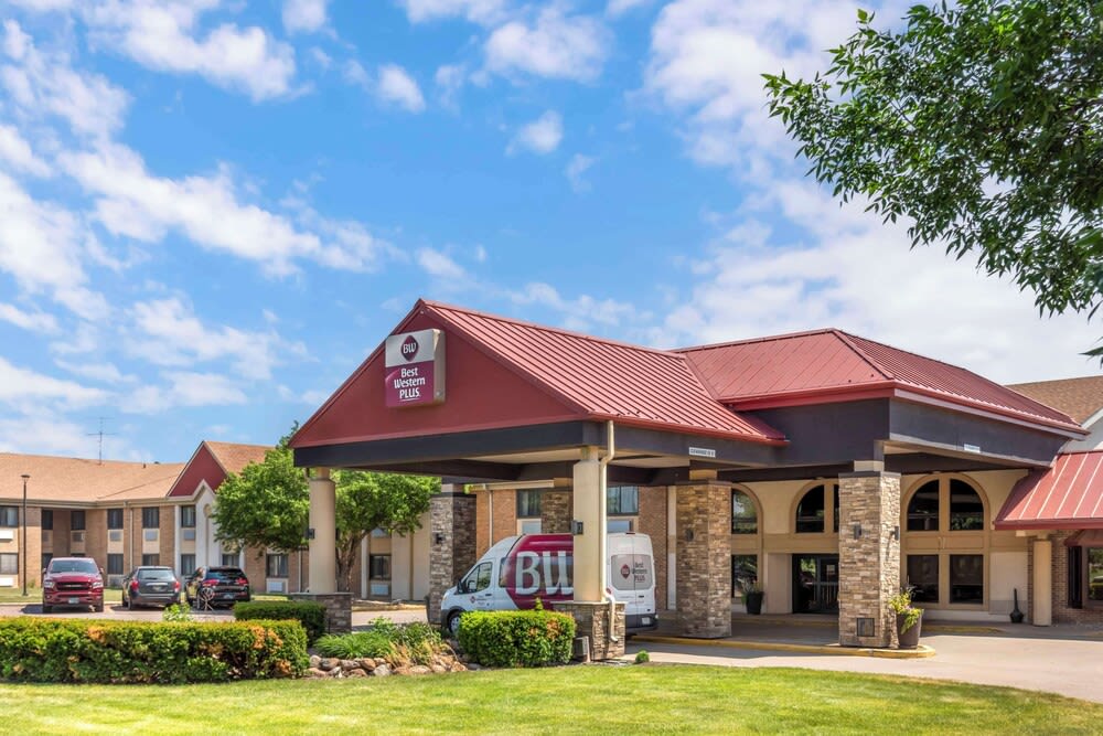 Best Western Plus Ramkota Hotel 1