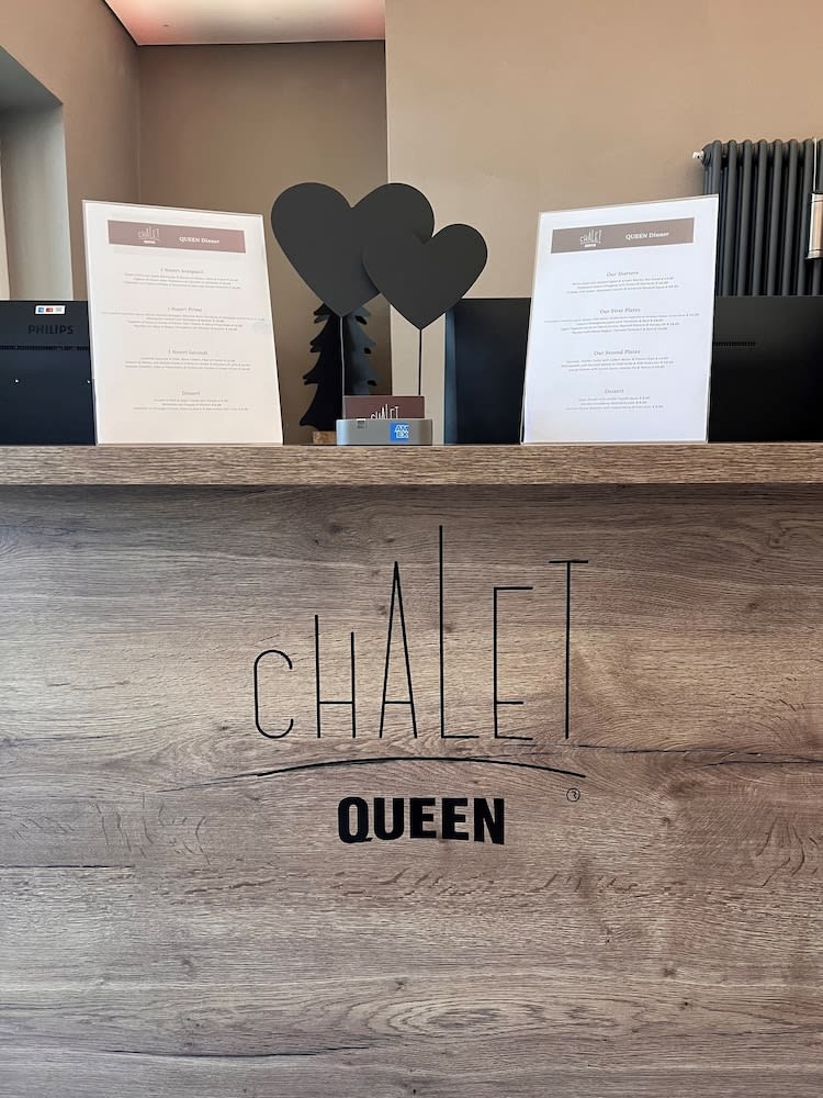 Chalet Queen 4