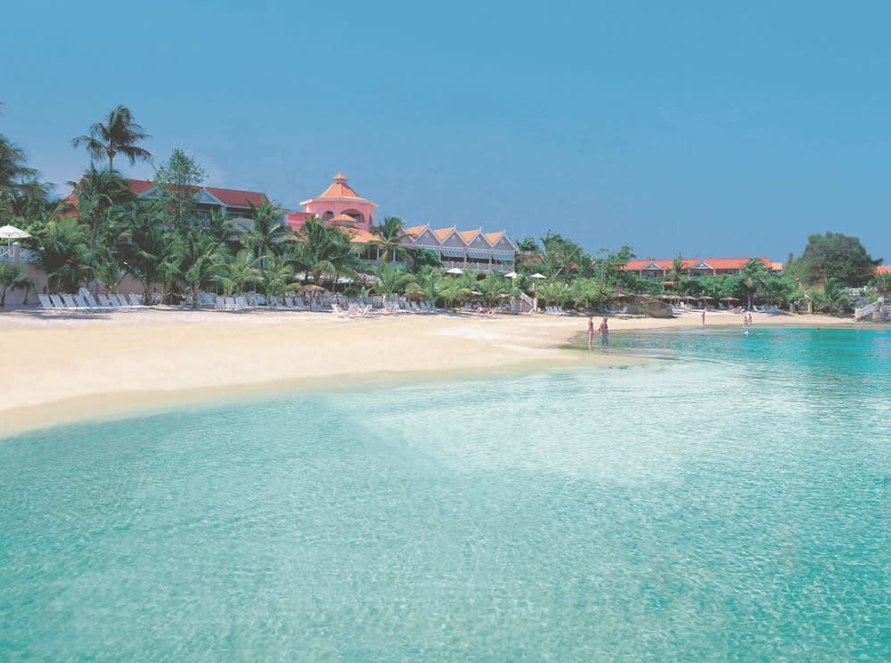 Coco Reef Resort & Spa 1