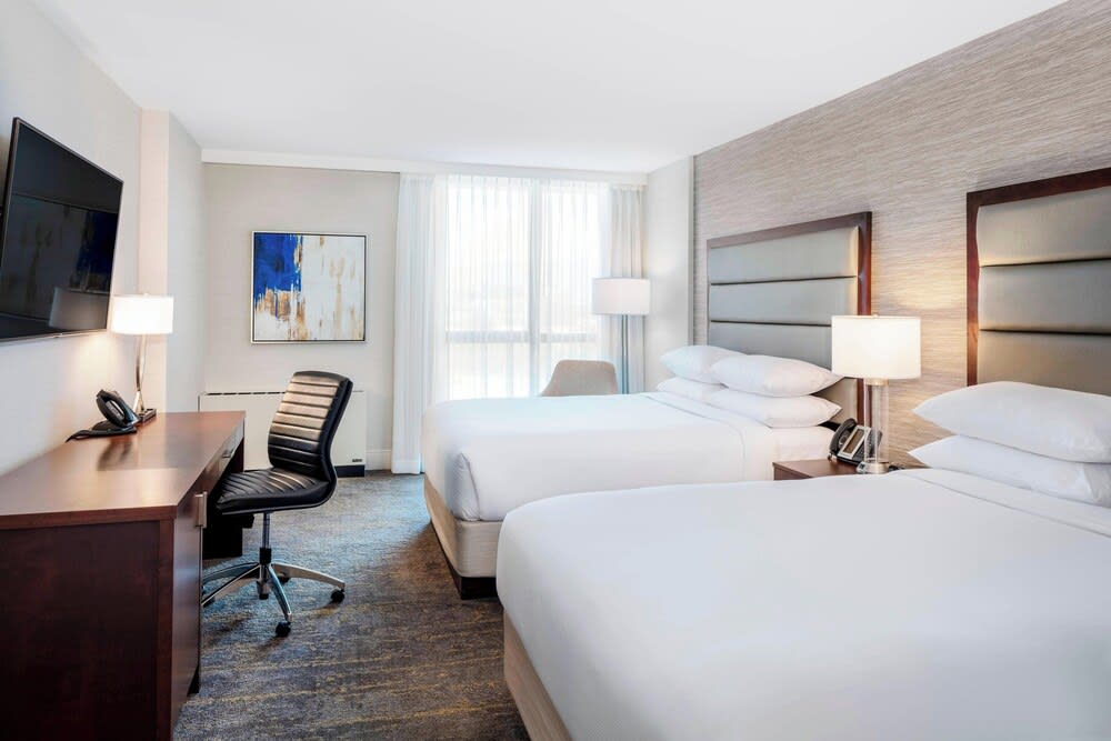 Delta Hotels by Marriott Burnaby Conference Centre 5