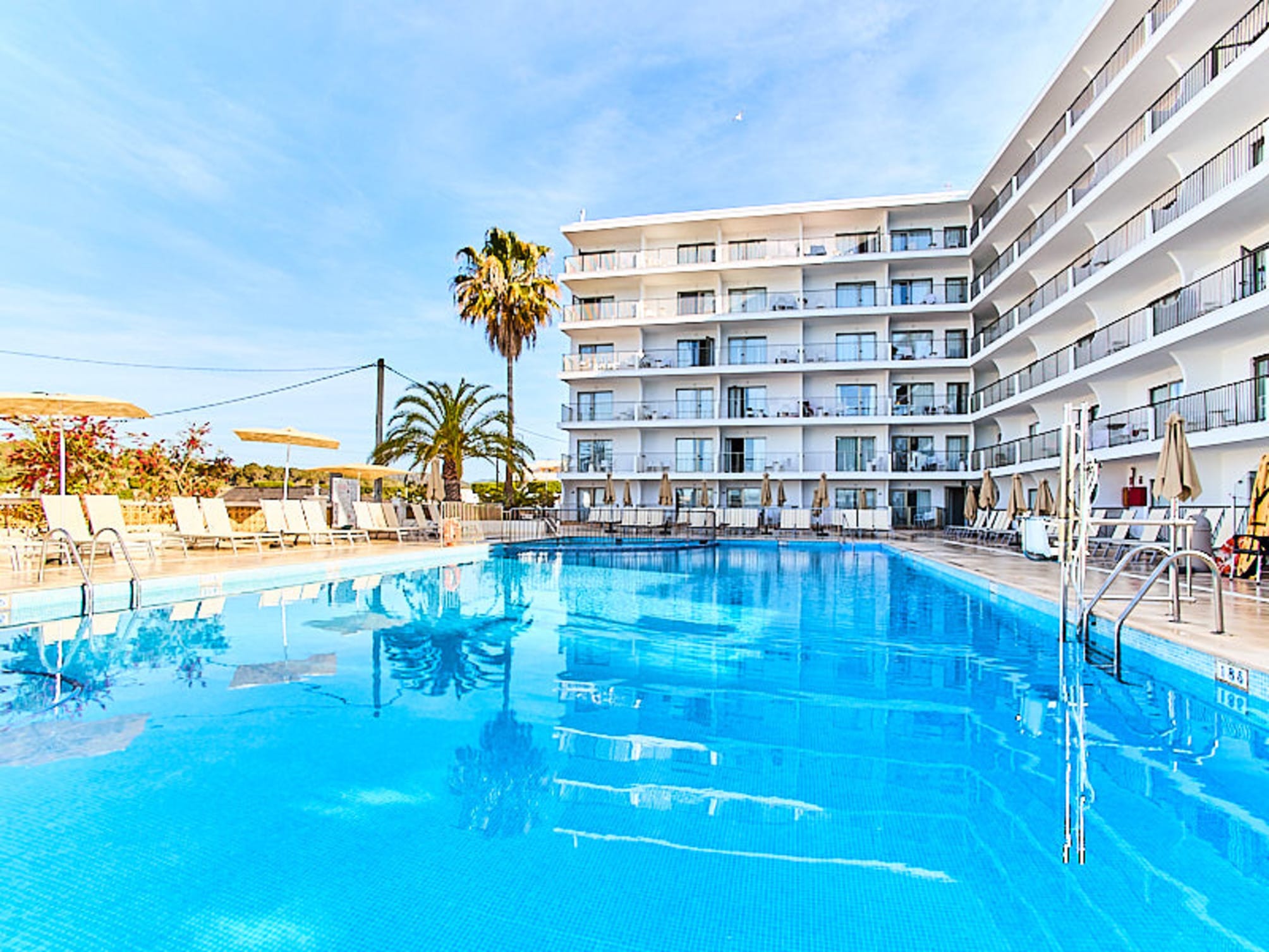 Leonardo Suites Hotel Ibiza Santa Eulalia 2