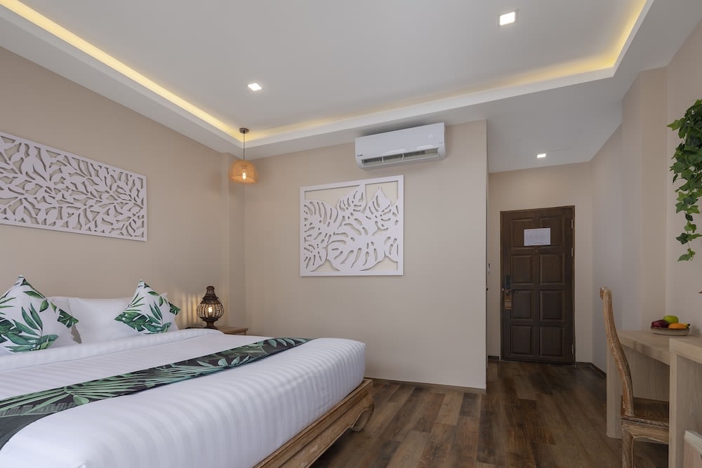 Vannee Golden Sands Beachfront Resort 2