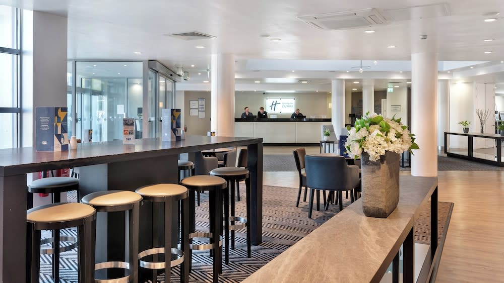 Holiday Inn Express LEIGH - SPORTS VILLAGE by IHG 5