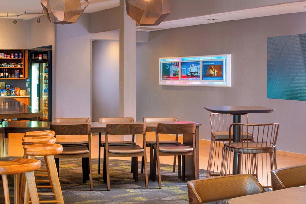 SpringHill Suites St. Louis Airport/Earth City 2