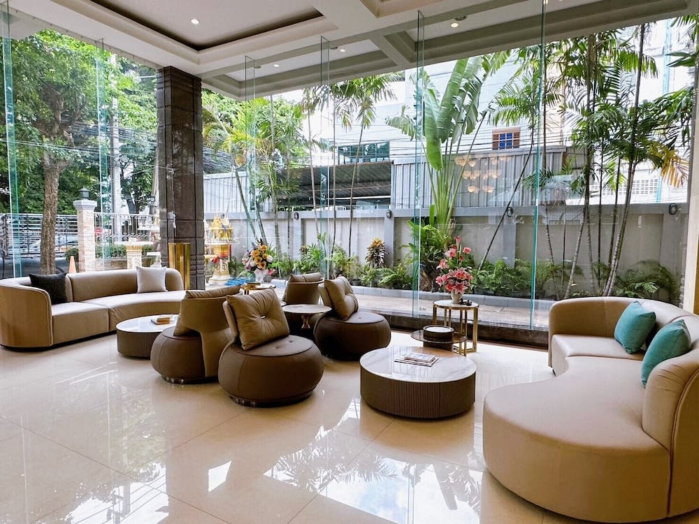 Miloft Sathorn Hotel 2
