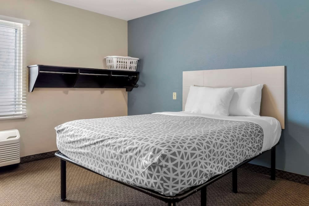 WoodSpring Suites Raleigh Garner 3