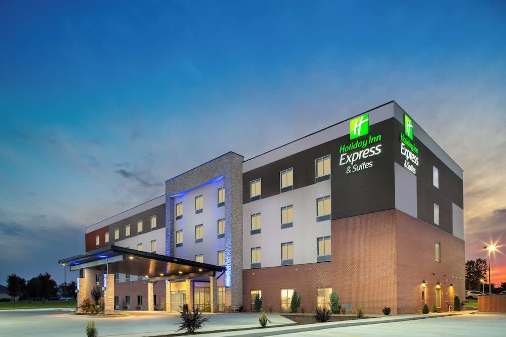 Holiday Inn Express & Suites ST PETERS by IHG 1