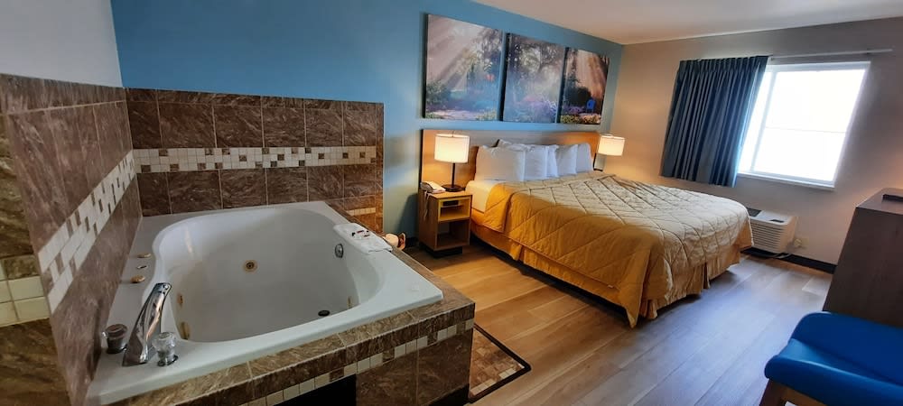 Days Inn by Wyndham Neenah 5