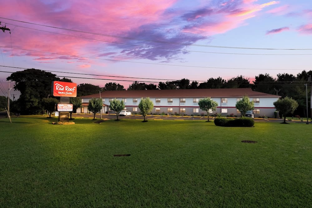 Red Roof Inn & Suites Vineland - Buena 1