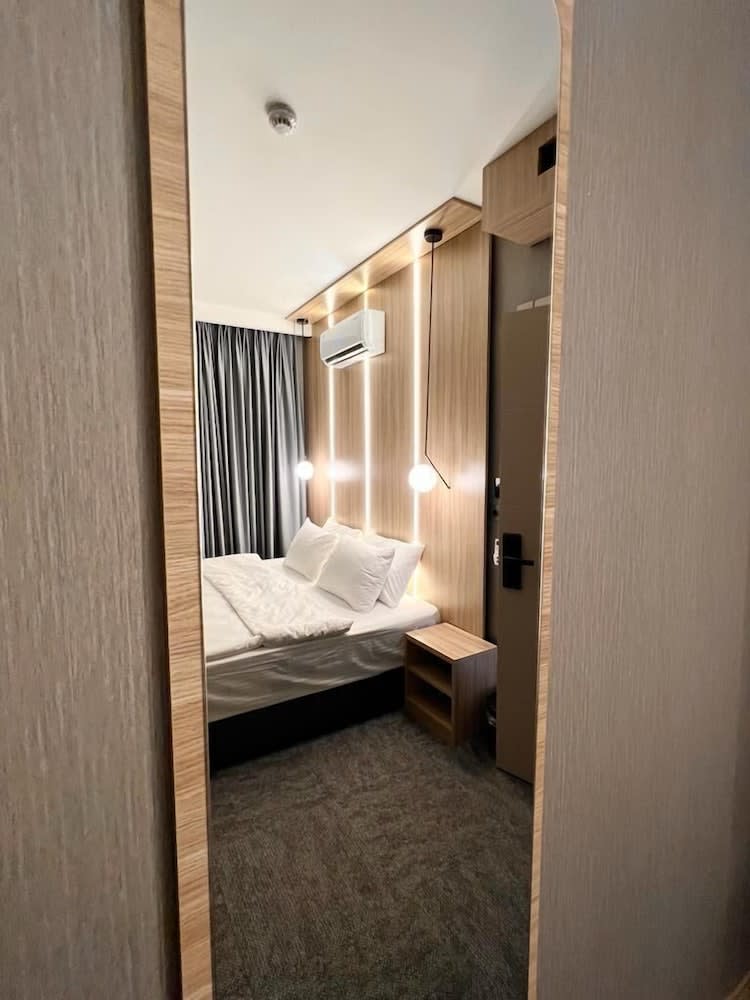 Royal Mass Airport Business Hotel 1