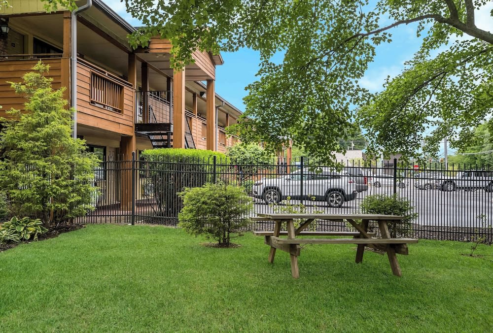 SureStay Plus by Best Western Woodbury Inn 1