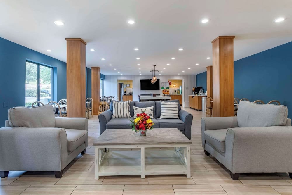 Quality Inn & Suites Chattanooga-East Ridge 2