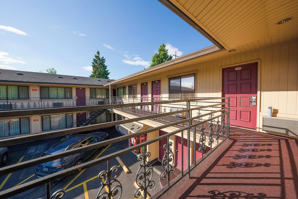 Broadway Inn Portland Downtown 2