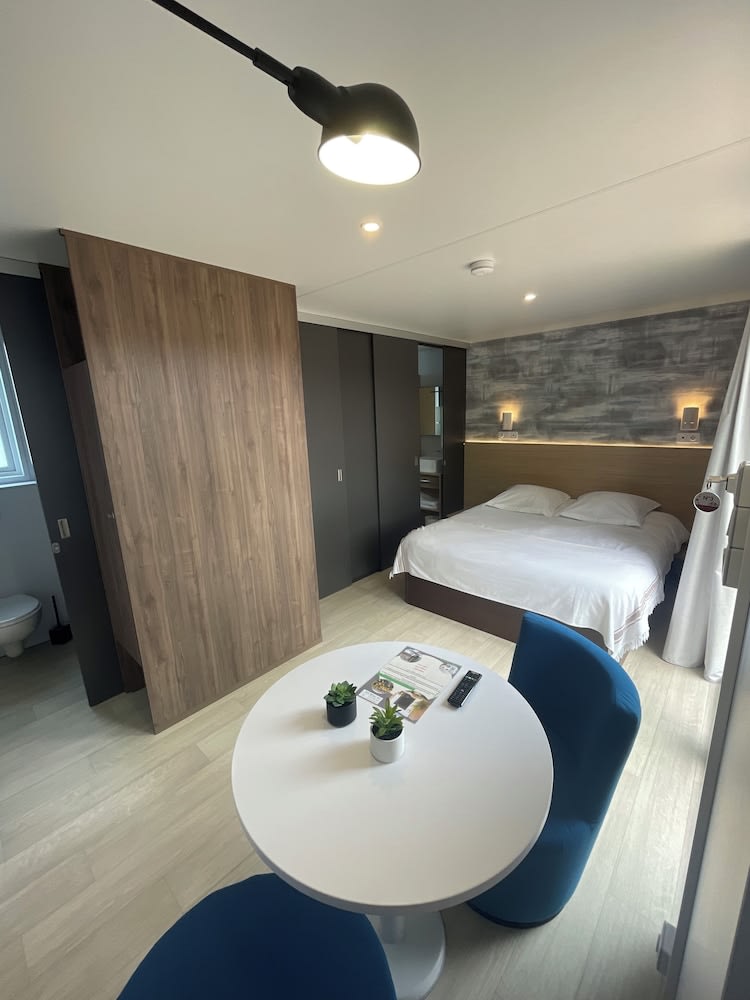 CAMP'HOTEL 2