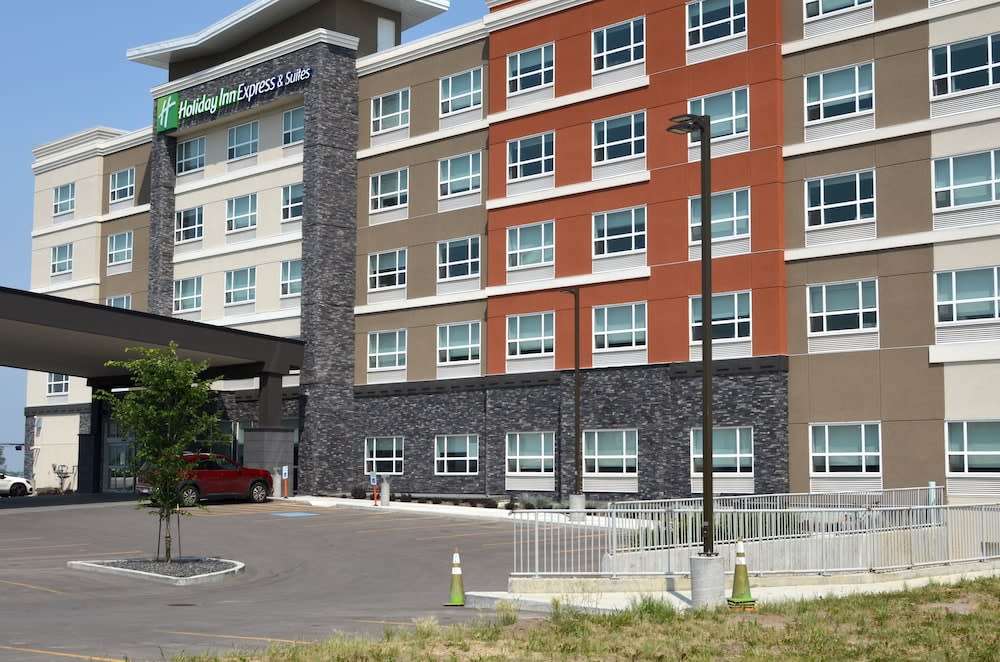 Holiday Inn Express & Suites Edmonton SW - Windermere, an IHG Hotel 1