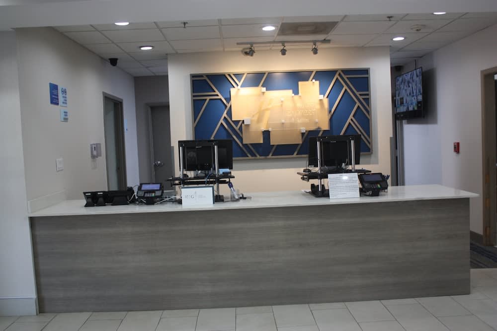 Holiday Inn Express & Suites SHAMROCK NORTH by IHG 2
