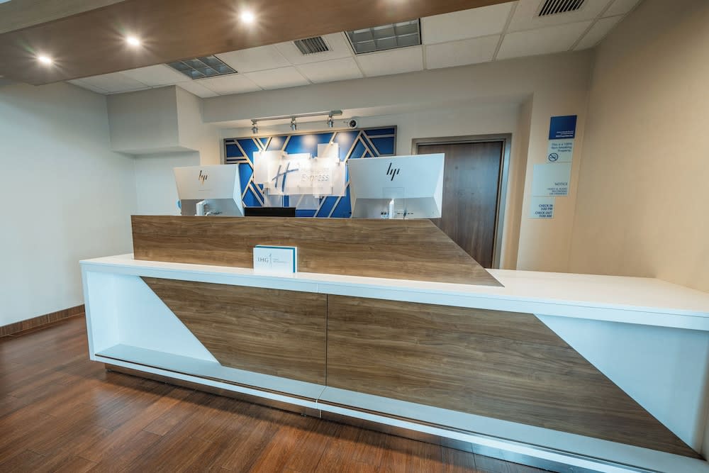 Holiday Inn Express & Suites TAMPA NORTHWEST-OLDSMAR by IHG 2