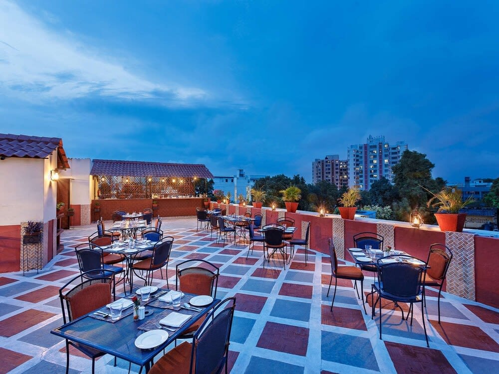 La Place Sarovar Portico 1