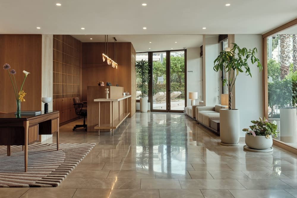 Golden Sun Hotel 1