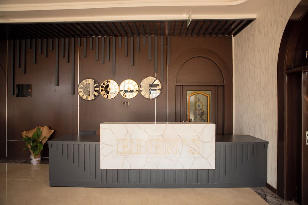 HOTEL EDEN'S 1