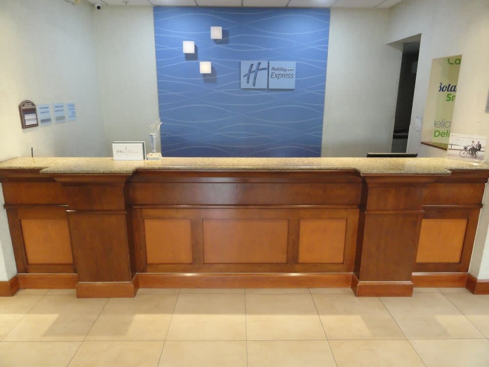 Holiday Inn Express Hotel & Suites Toluca Zona Aeropuerto by IHG 2