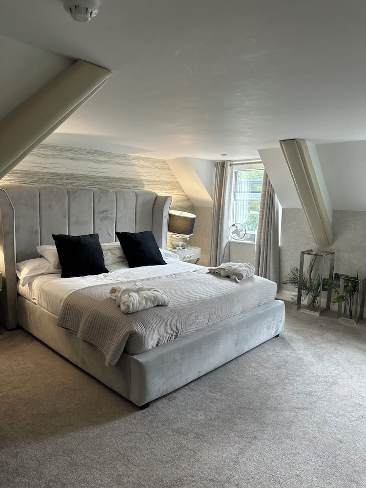 OYO The Townhouse 1