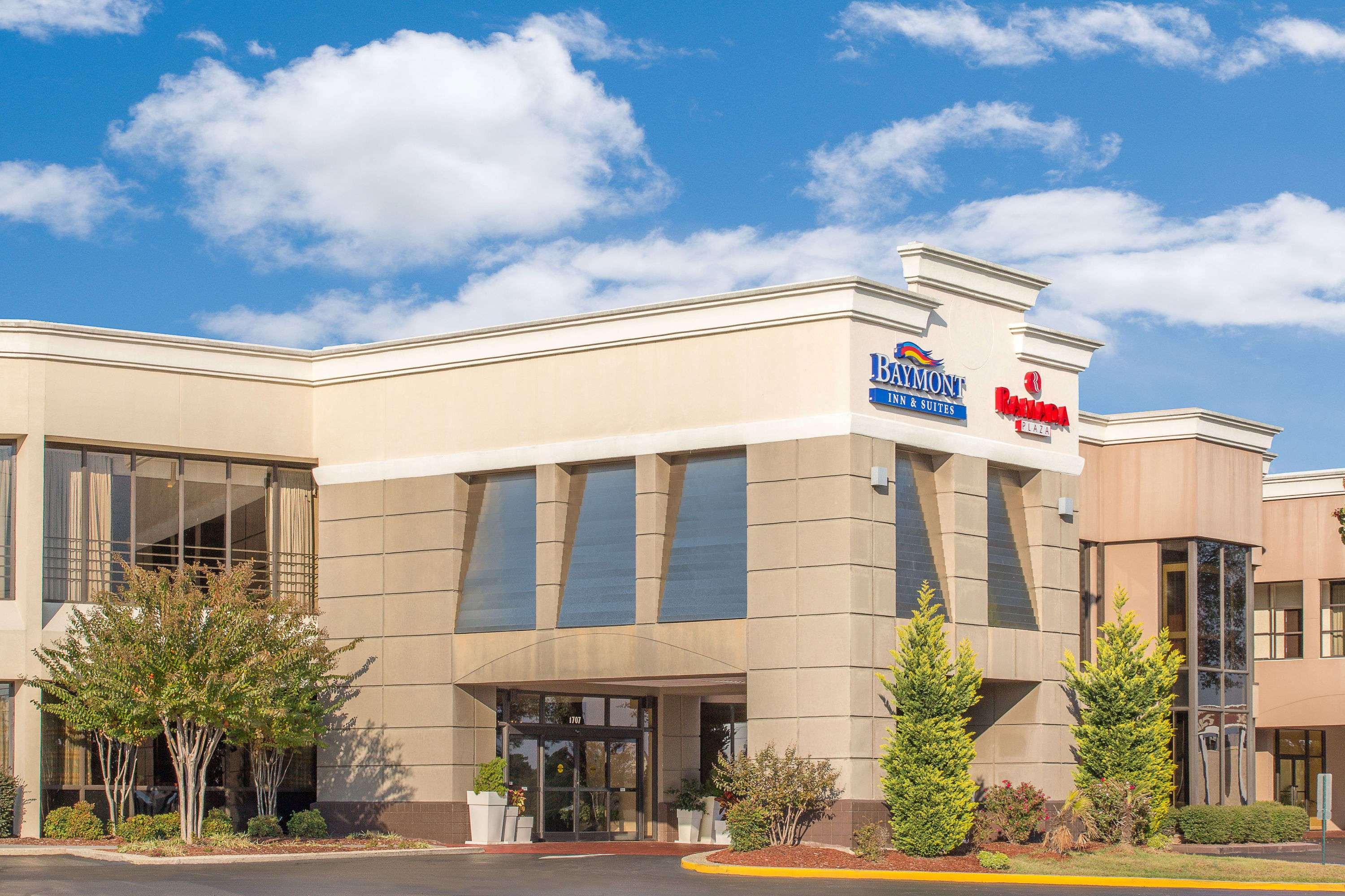 Ramada Plaza by Wyndham Fayetteville Fort Bragg 5