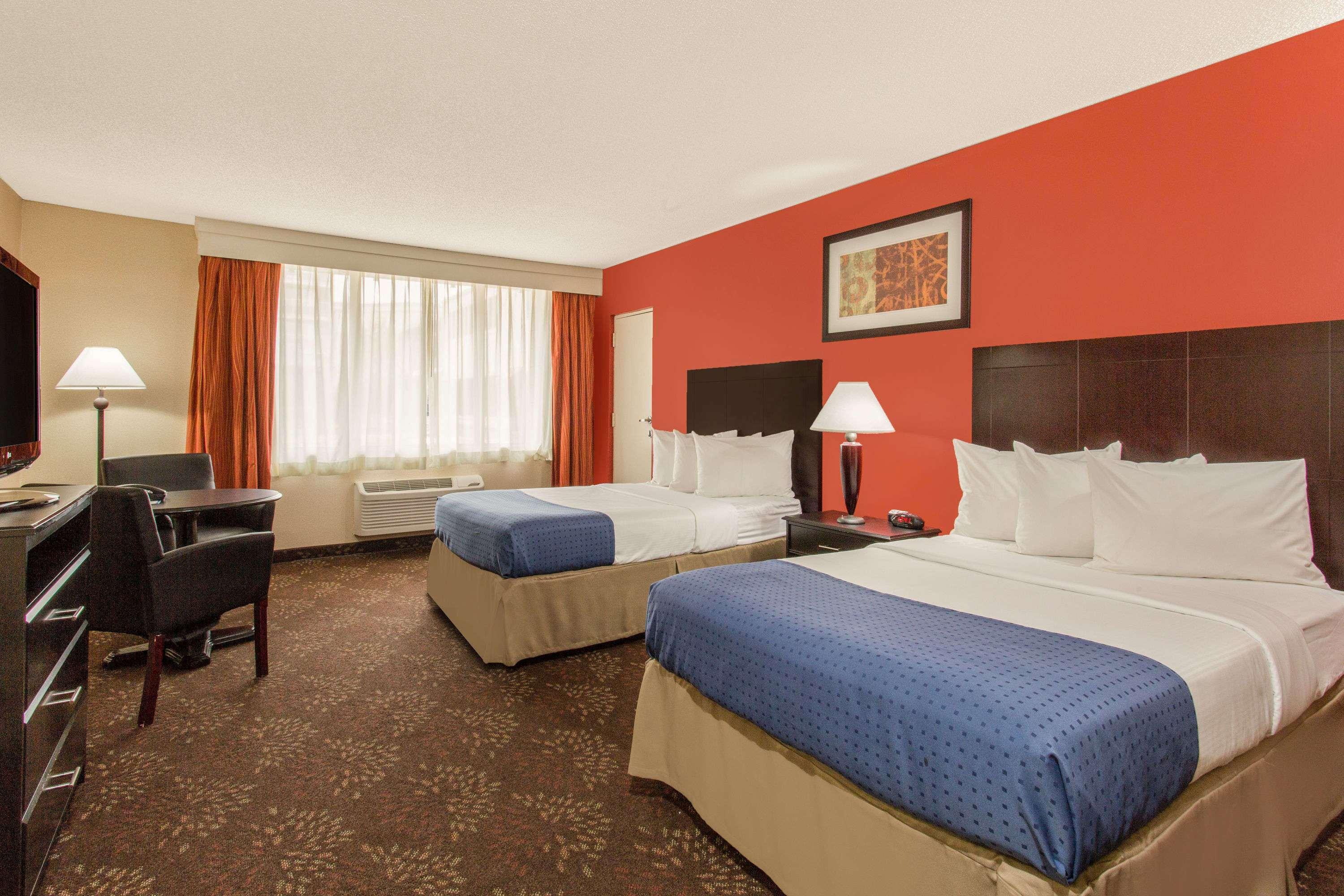 Baymont by Wyndham Fayetteville Fort Bragg Area 2