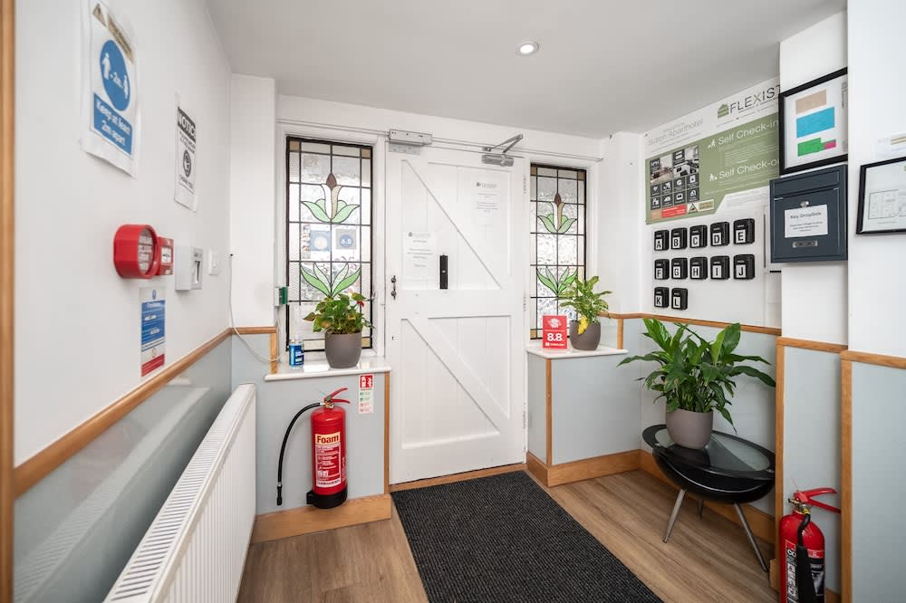 Flexistay Aparthotel Sutton 2