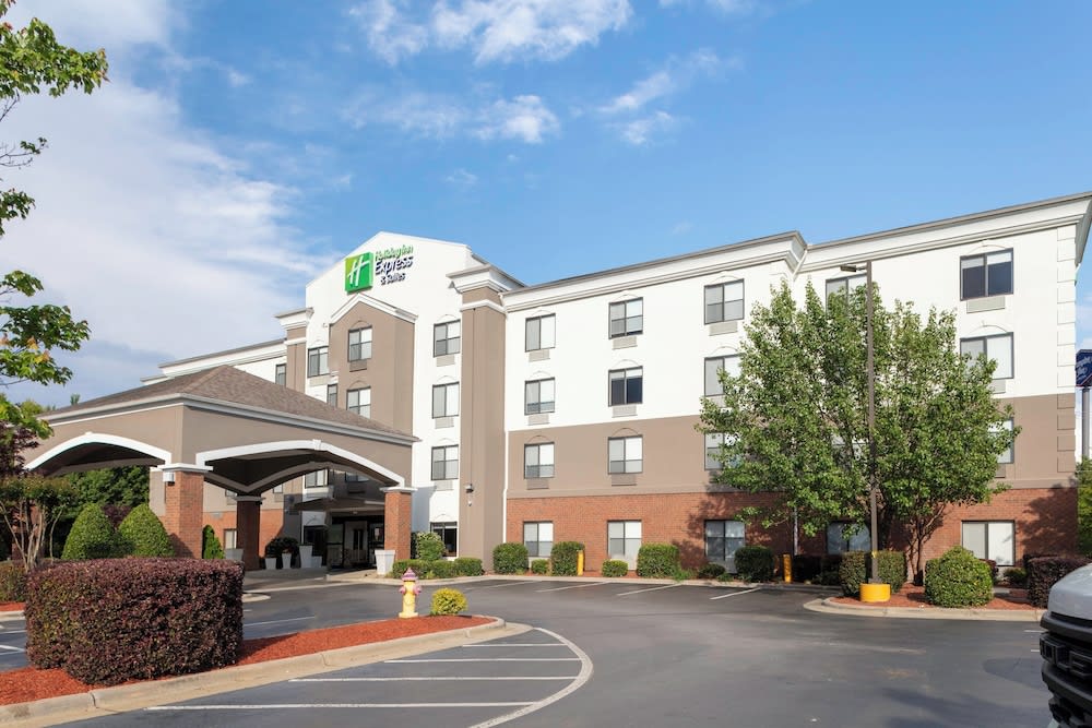 Holiday Inn Express & Suites Roanoke Rapids SE by IHG 1