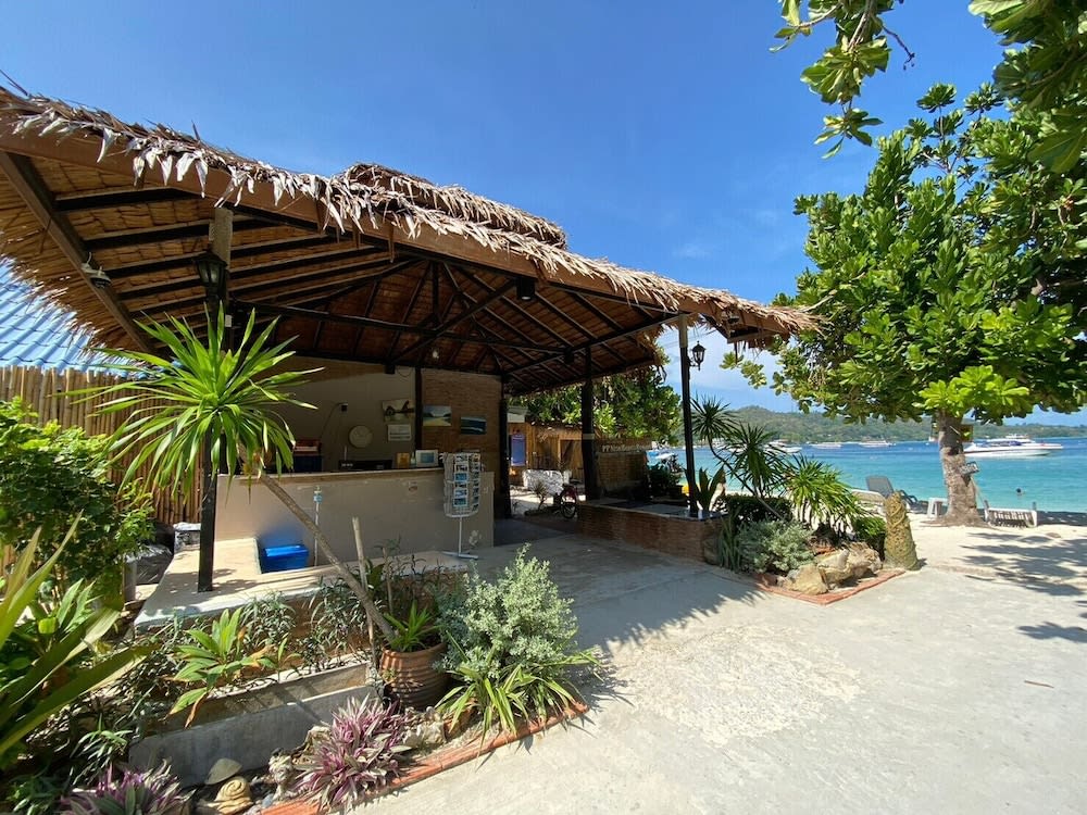 Phi Phi Nice Beach Resort 5
