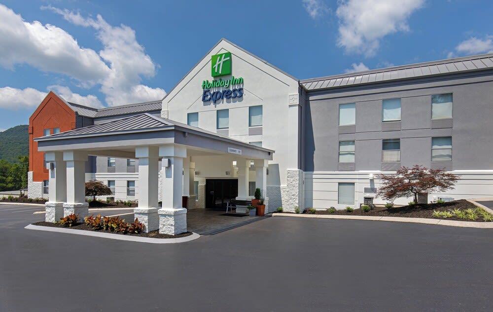 Holiday Inn Express & Suites KIMBALL by IHG 1