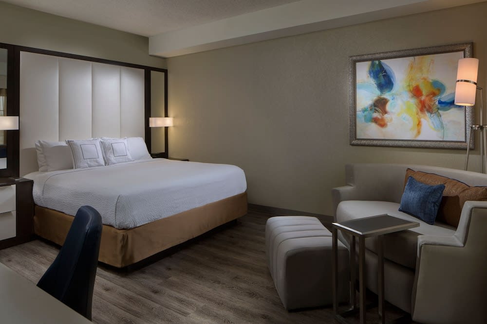 Courtyard Miami Beach South Beach 5