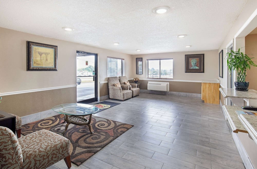 Super 8 by Wyndham Somerset 4