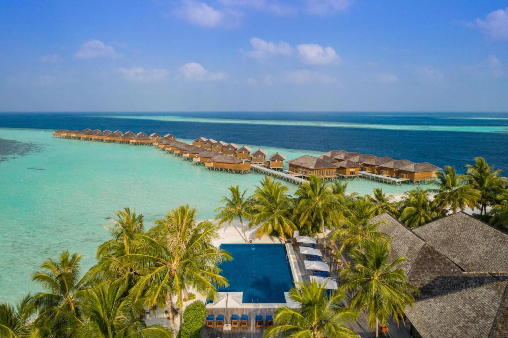 Vilamendhoo Island Resort & Spa 2