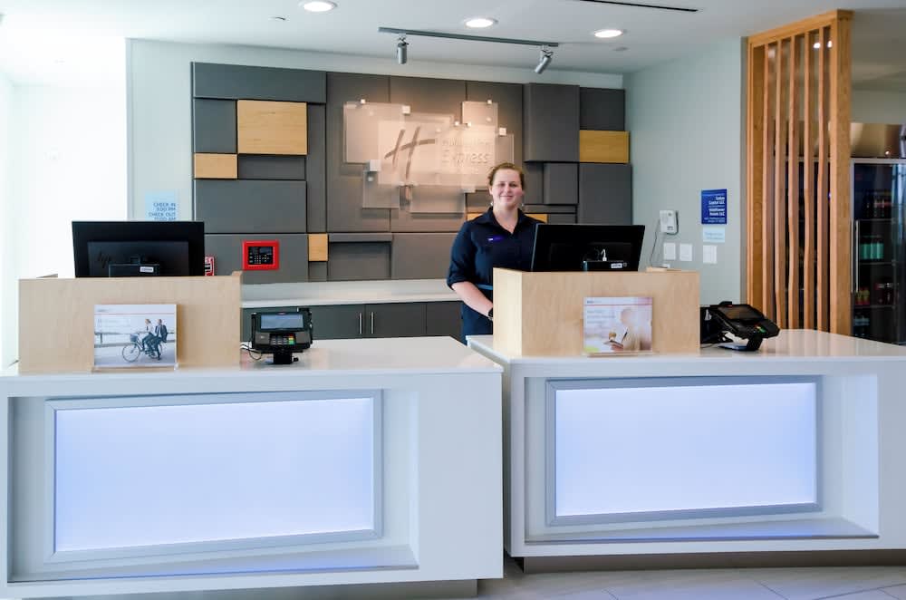 Holiday Inn Express & Suites TAYLOR by IHG 2