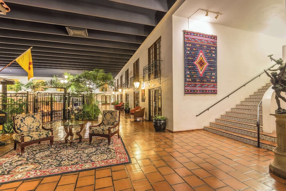 Ramada by Wyndham Las Cruces Hotel & Conference Center 2