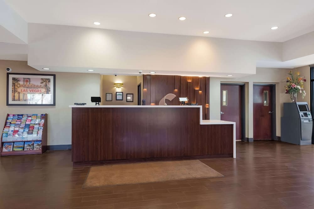 Comfort Inn & Suites Las Vegas - Nellis 3