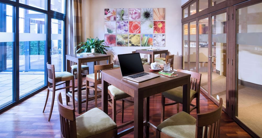 Lindner Hotel Hamburg am Michel, part of JdV by Hyatt 1