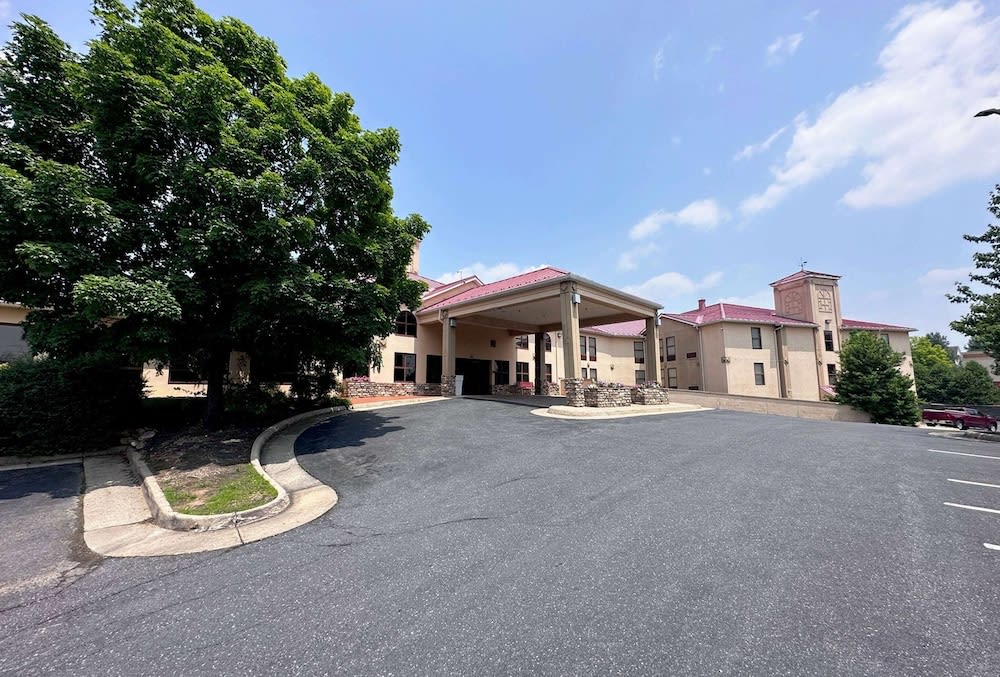 Wingate by Wyndham Waynesboro 1